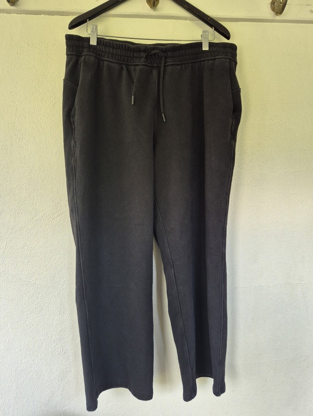 Lululemon Size 14 Womens Black Sweatpants